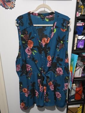 torrid Teal Floral Tie-Front Sleeveless Top